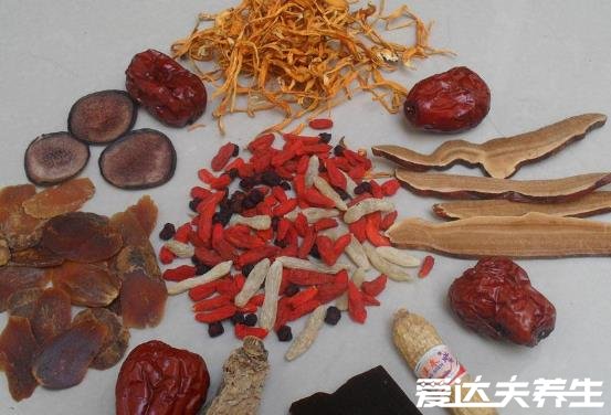 甲魚湯怎么燉補腎效果好，加上鹿茸阿膠一起燉補腎壯陽