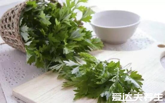 艾草的功效和作用和禁忌，可調(diào)理月經(jīng)/祛濕散寒但陰虛血熱者慎服