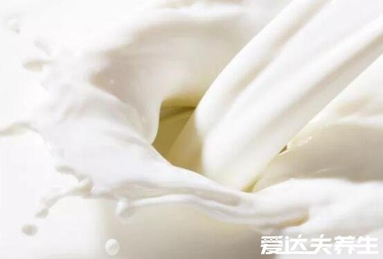 牛乳是什么和鮮牛奶有什么區(qū)別，從制作過程到飲用方式皆不同