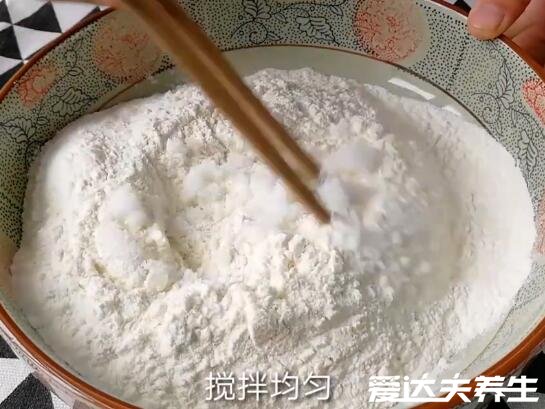 做饅頭怎么發(fā)面才松軟，酵母和面粉的比例十分中重要(附步驟圖)