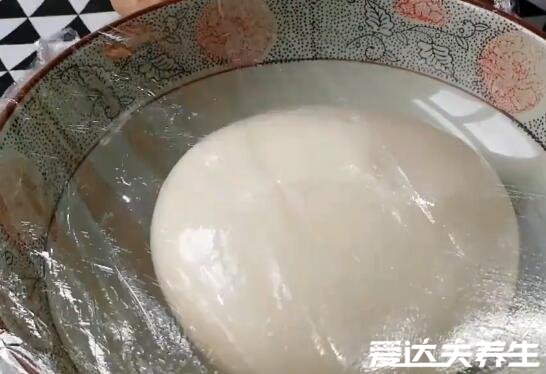 做饅頭怎么發(fā)面才松軟，酵母和面粉的比例十分中重要(附步驟圖)