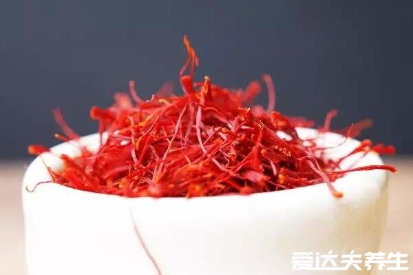 哪種人不適合吃藏紅花，經(jīng)期女性和有腸胃病的人慎吃