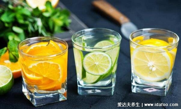 檸檬泡水喝有什么作用與功效，美白淡斑/清腸排毒(附正確泡法)