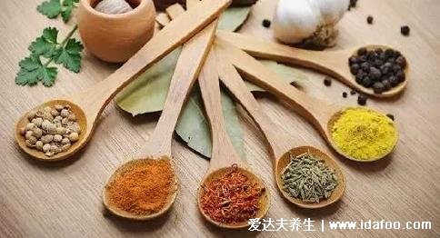 治粉瘤最簡(jiǎn)單的偏方，試試中藥或者鹽水治療(4種方法)