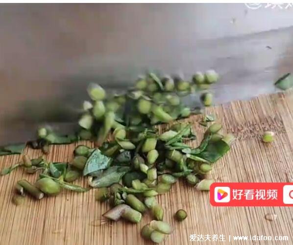 馬齒莧怎么吃，除了炒著吃試試火腿馬齒莧餅（附視頻做法）