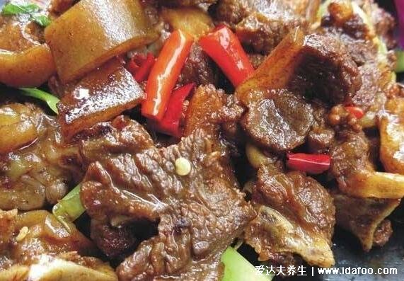 狗肉不能和什么一起吃，不能和綠豆/西瓜/食醋/黃鱔/茶一起吃