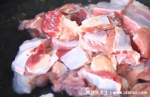 驢肉怎么燉好吃又爛，土豆紅燒驢肉好吃沒有腥味(附視頻做法)