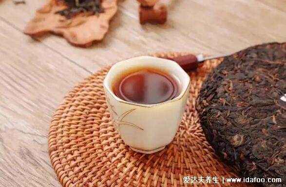 普洱茶什么季節(jié)喝為宜，夏季普洱生茶清熱解暑(四季喝功效不同)