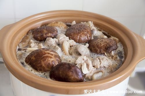 高尿酸與“飲食”有關(guān)嗎？這4類食物，盡量少吃